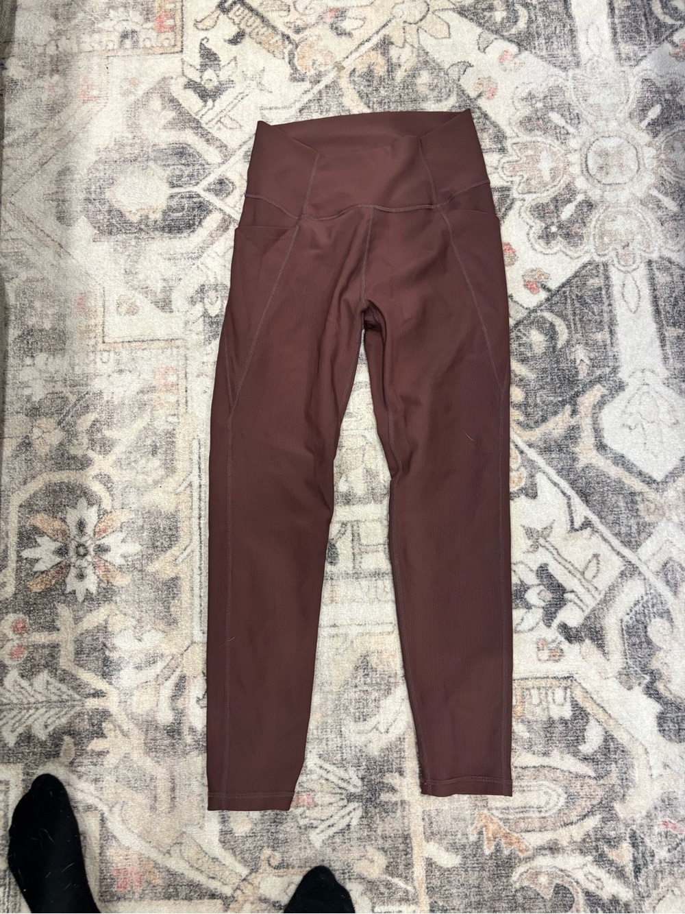 High-Rise Stretch Leggings in Dark Brown